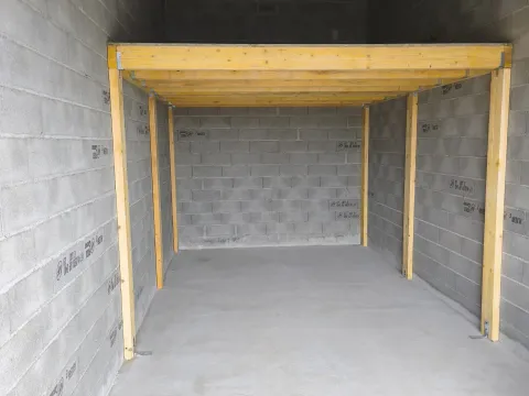 Mezzanine 